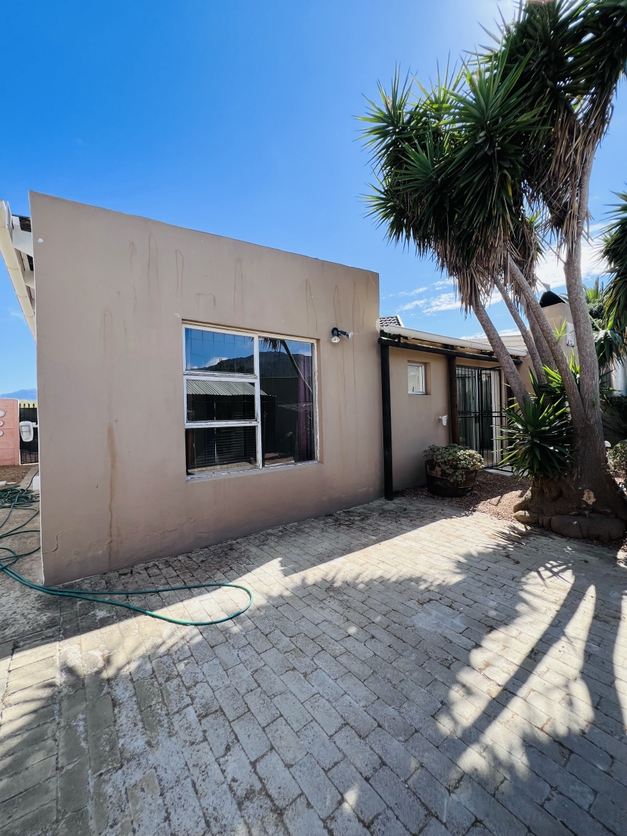 3 Bedroom Property for Sale in Pine Acres Western Cape